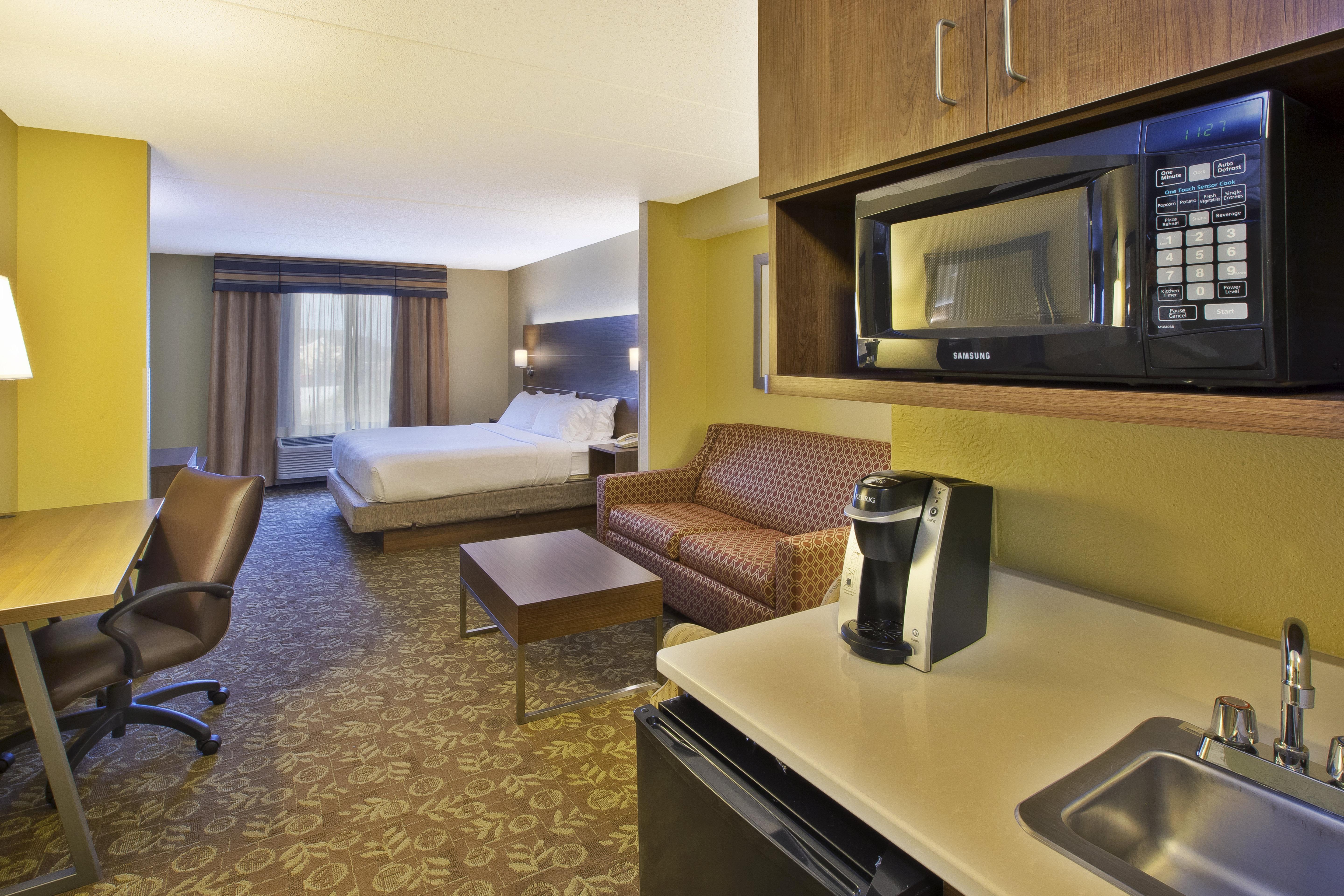 Holiday Inn Express Hotel & Suites Fort Wayne By Ihg Ellisville Exterior photo