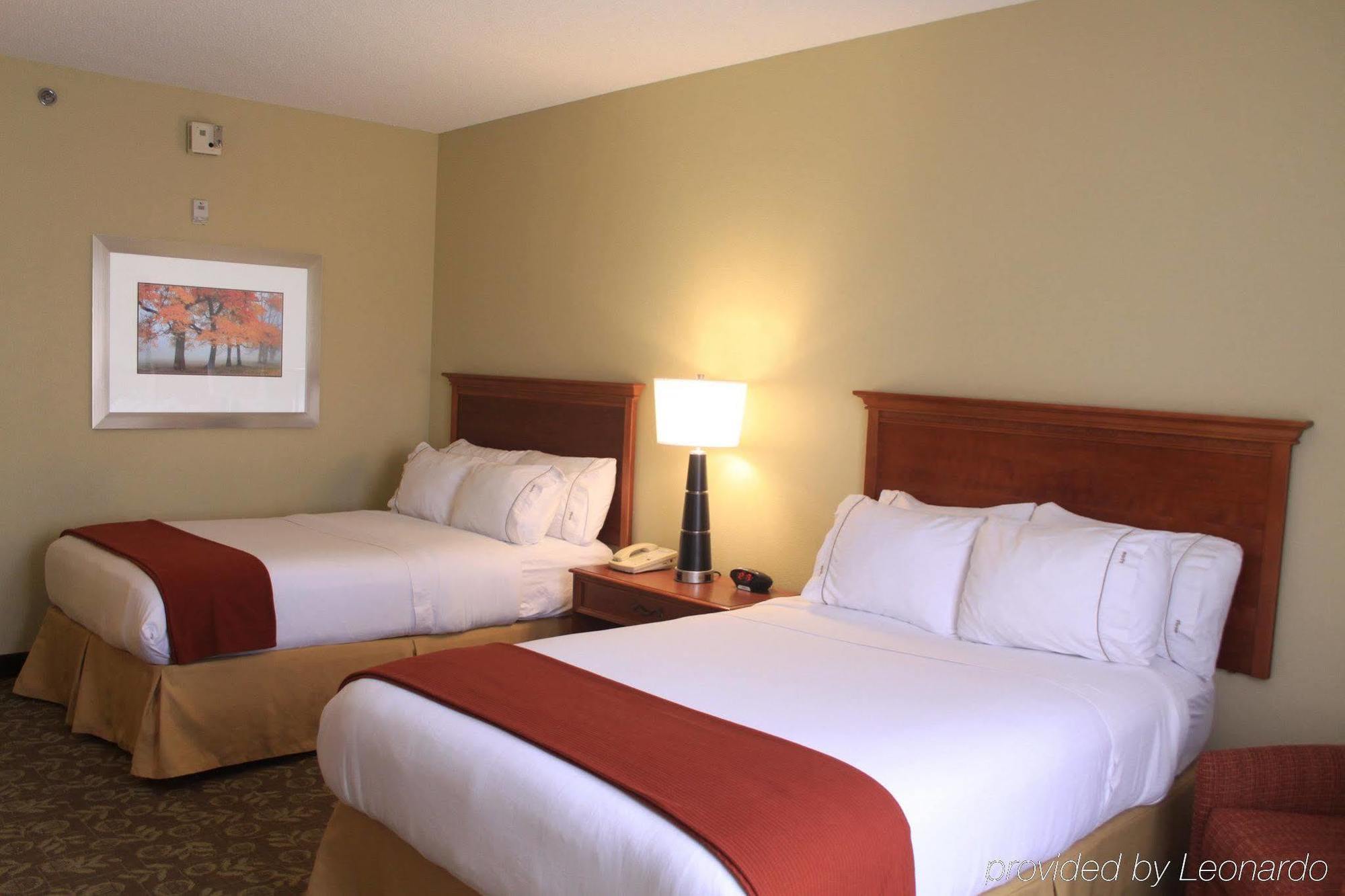 Holiday Inn Express Hotel & Suites Fort Wayne By Ihg Ellisville Exterior photo