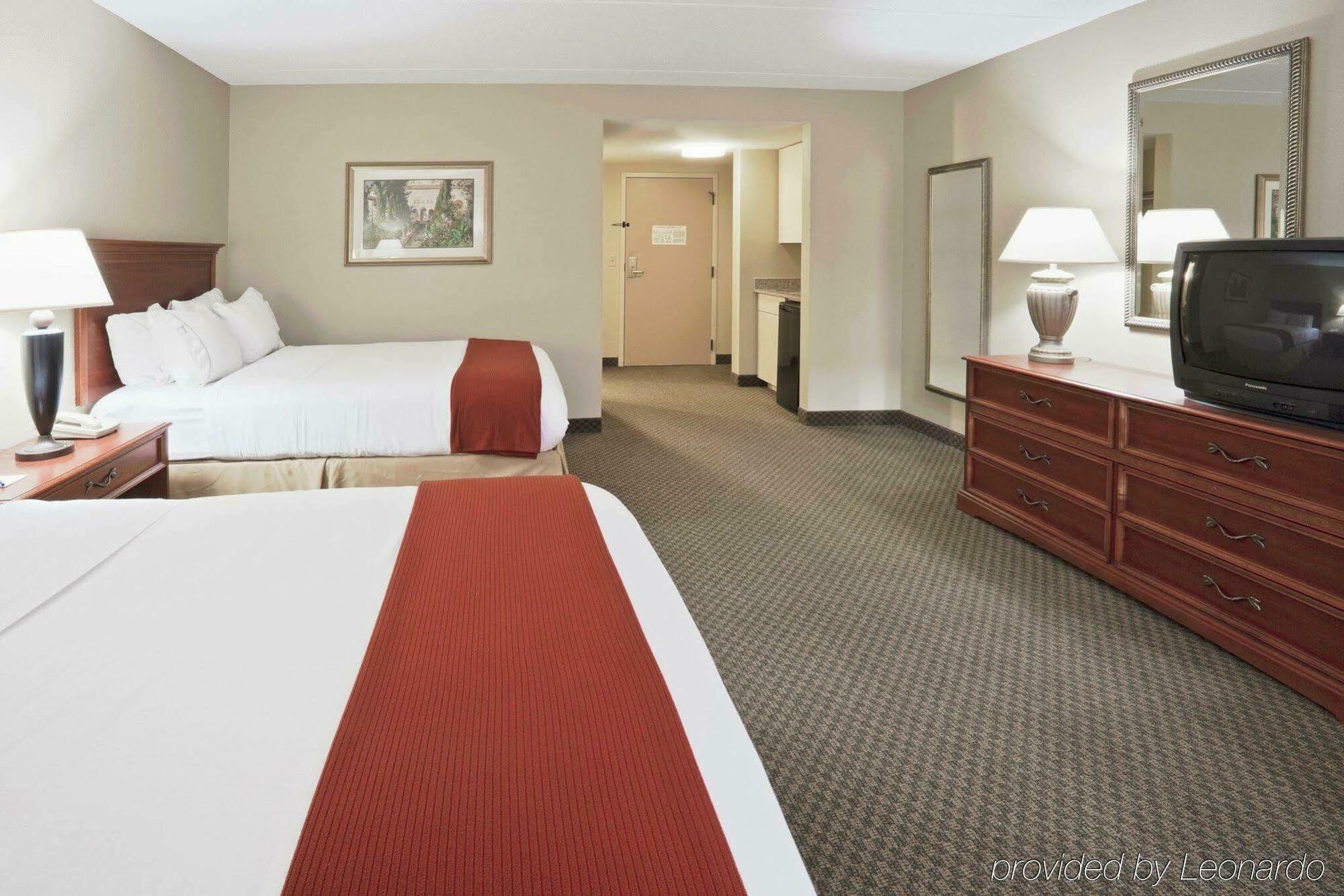 Holiday Inn Express Hotel & Suites Fort Wayne By Ihg Ellisville Exterior photo