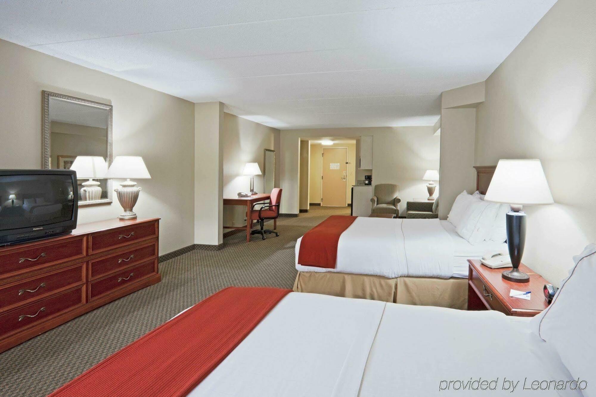 Holiday Inn Express Hotel & Suites Fort Wayne By Ihg Ellisville Exterior photo